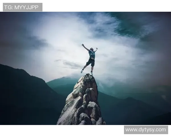 圆寸足球明星的传奇之路与背后的努力与坚持